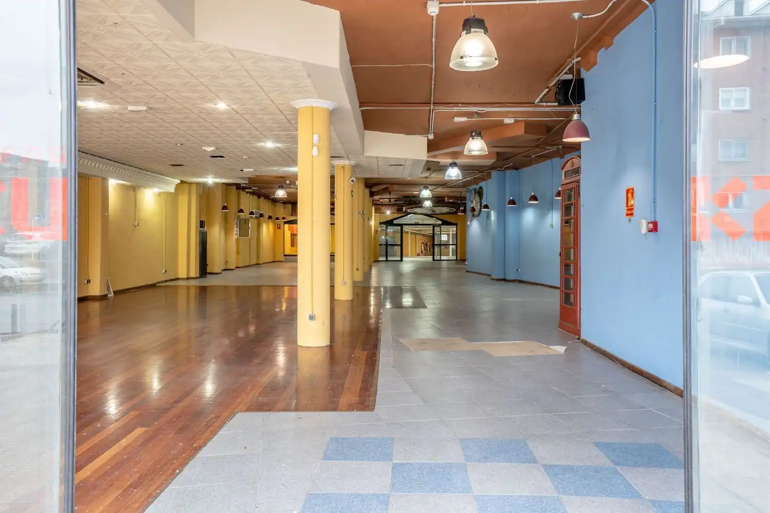 Local comercial en venda a Avenida Juan Carlos I, imagen 2