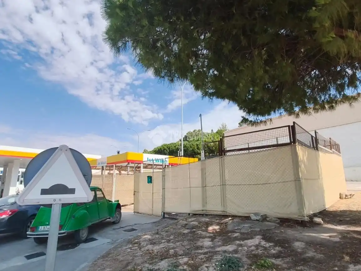 Parking de Terreno industrial en venta en Baeza