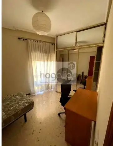 Habitación de Piso de alquiler en Sevilla con Aire acondicionado, Terraza y Amueblado