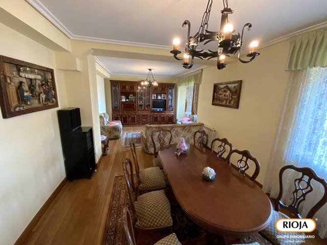 Casa-chalet en Venta en Gorbea Etorbidea en Zigoitia