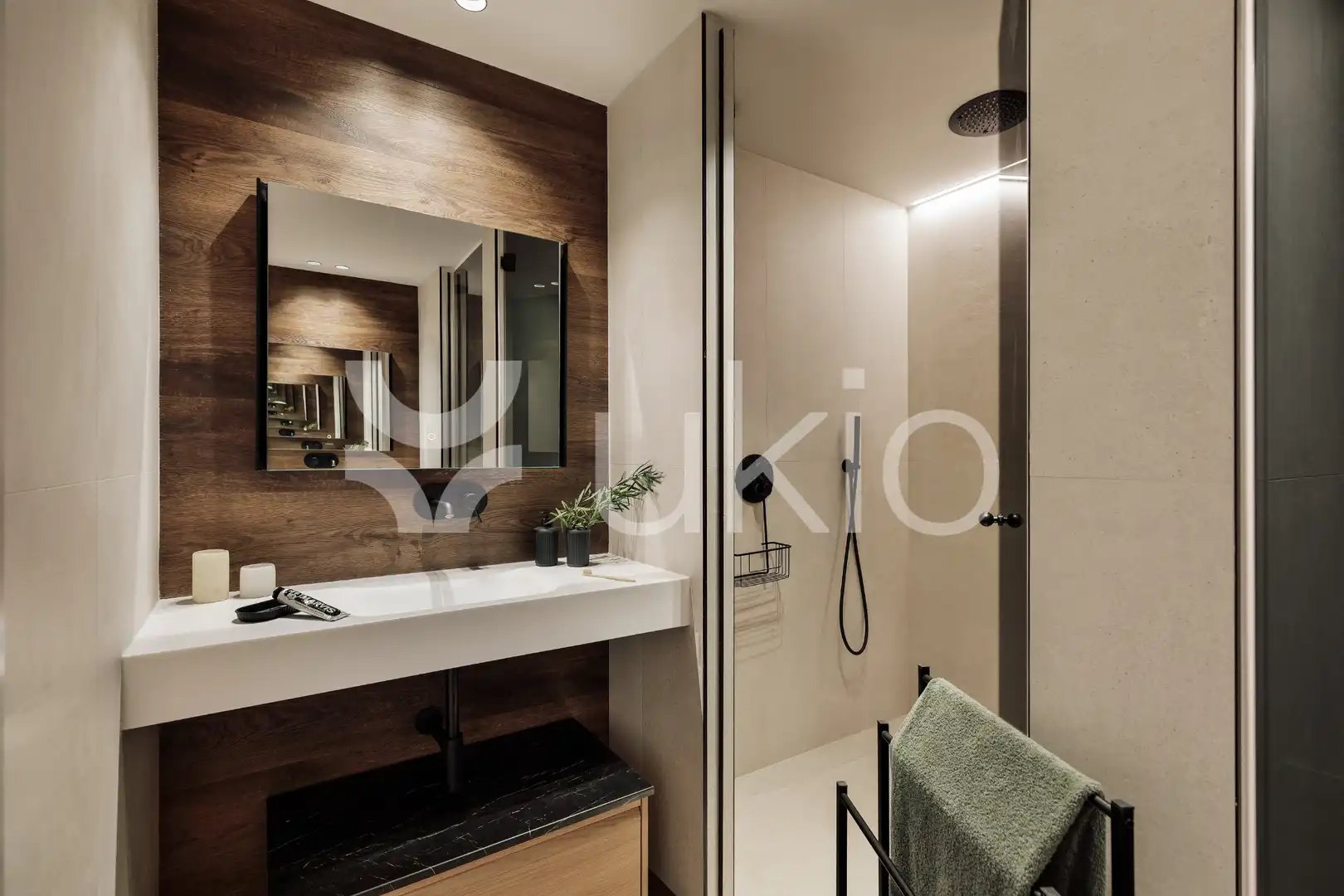 Bany de Apartament de lloguer en Barcelona amb Aire condicionat, Calefacció i Moblat