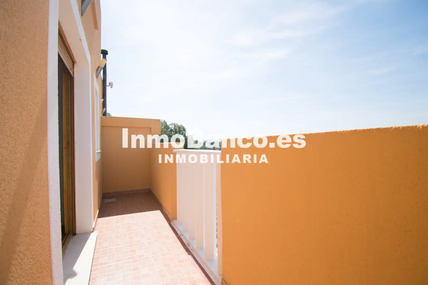 Casa adosada de alquiler en Chiva con Aire acondicionado, Jardín privado y Terraza