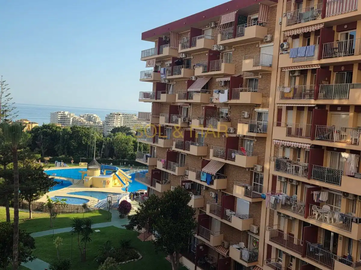 Dormitori de Estudi de lloguer en Benalmádena amb Aire condicionat, Terrassa i Piscina comunitària