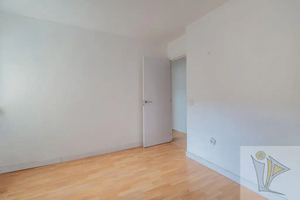 Bedroom of Flat for sale in Madrid