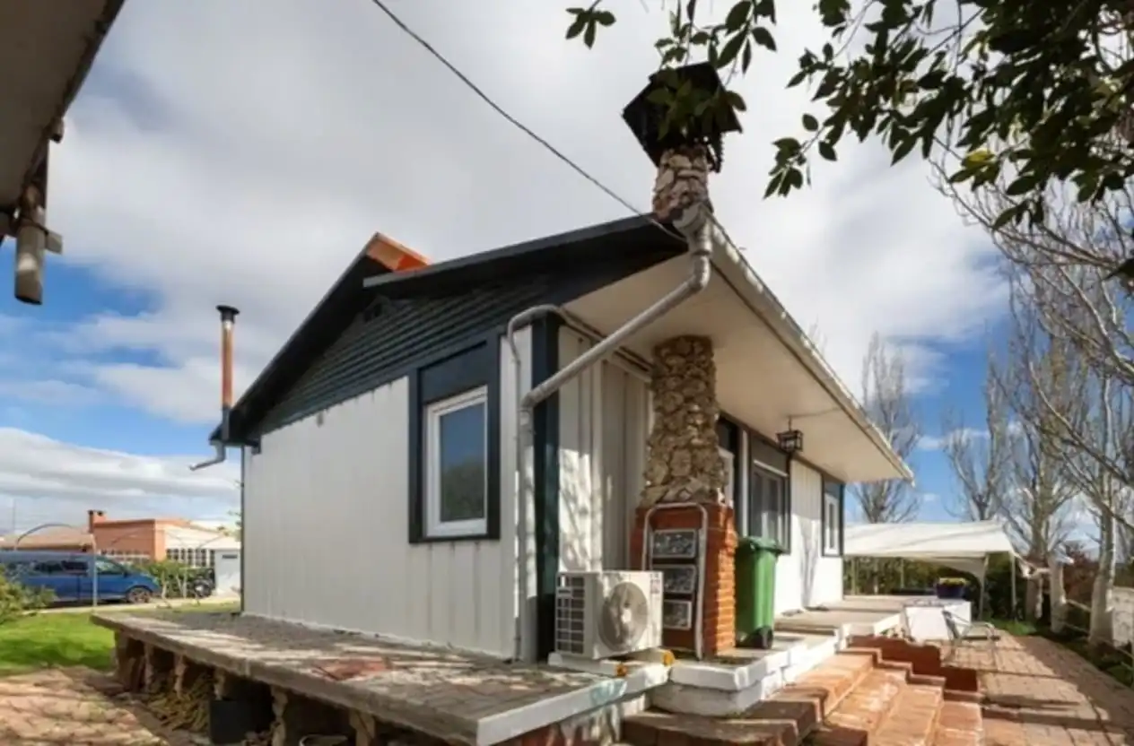 Vista exterior de Casa o xalet en venda en Cistérniga amb Aire condicionat, Calefacció i Jardí privat