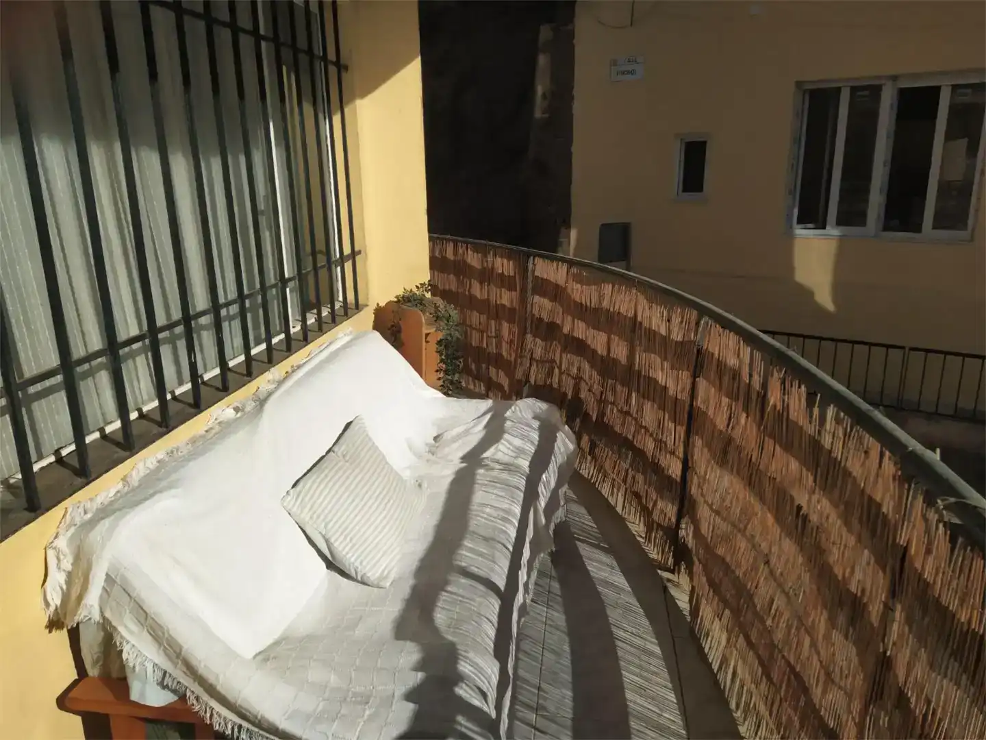 Balcony of Flat for share in Málaga  with Furnished