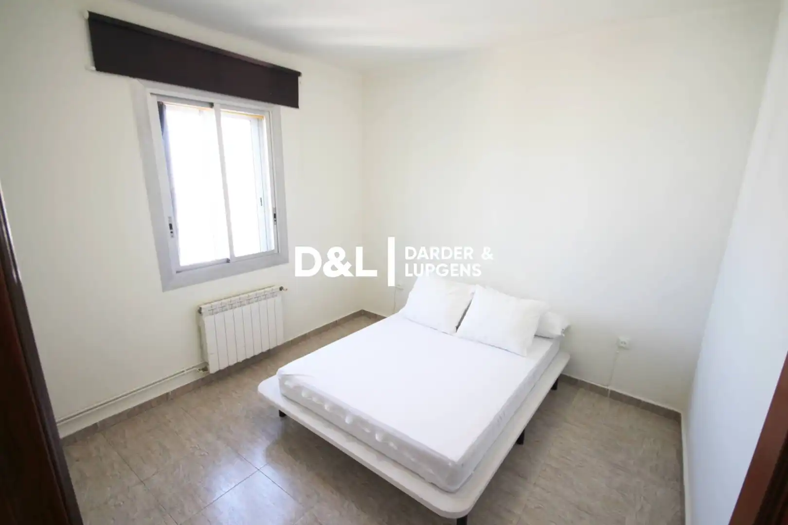 Bedroom of Flat for sale in Vilanova i la Geltrú  with Air Conditioner, Heating and Storage room