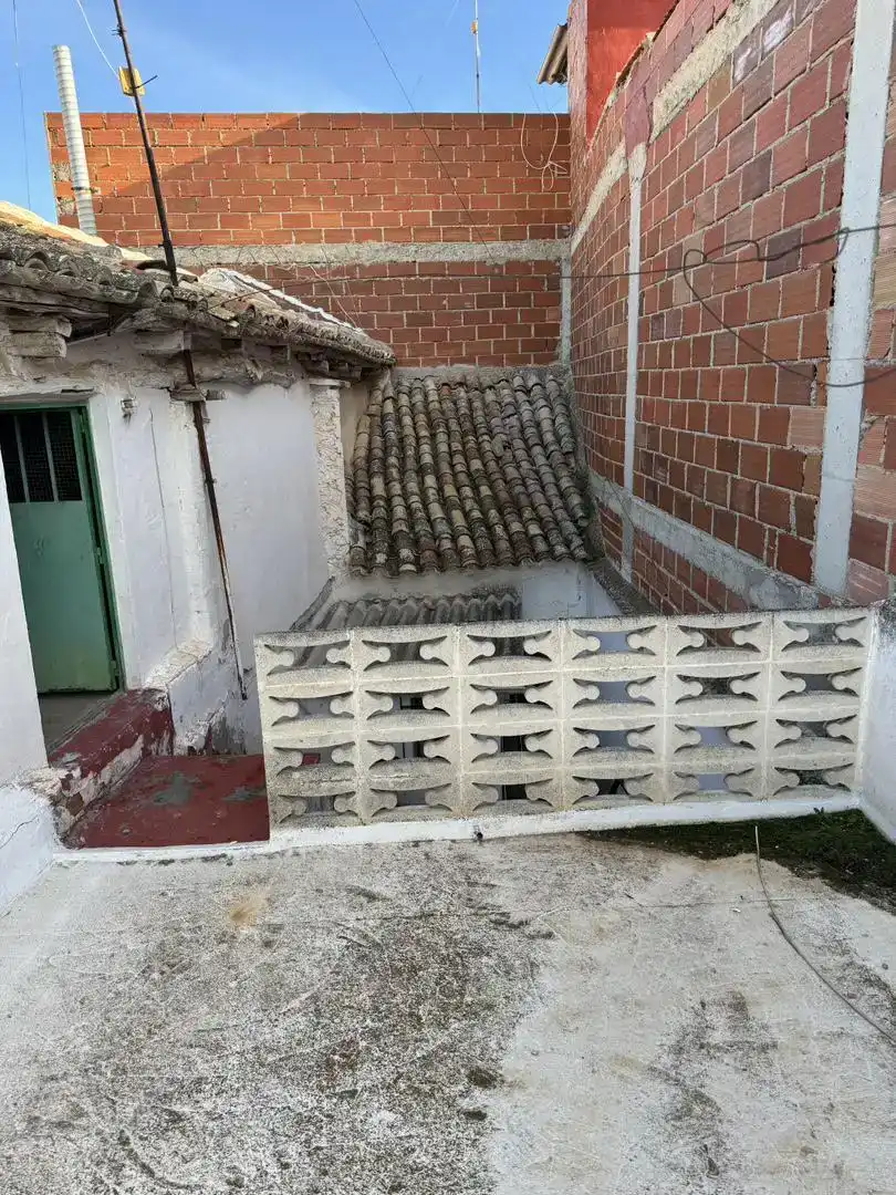 Vista exterior de Casa adosada en venta en El Provencio   con Amueblado, Horno y Lavadora