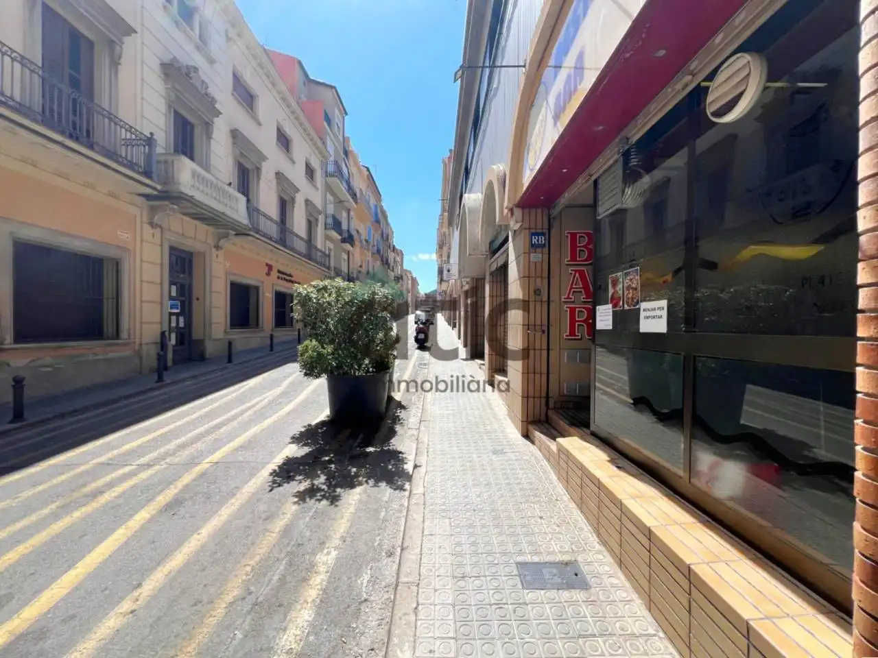 Exterior view of Commercial properties for rent in Manresa