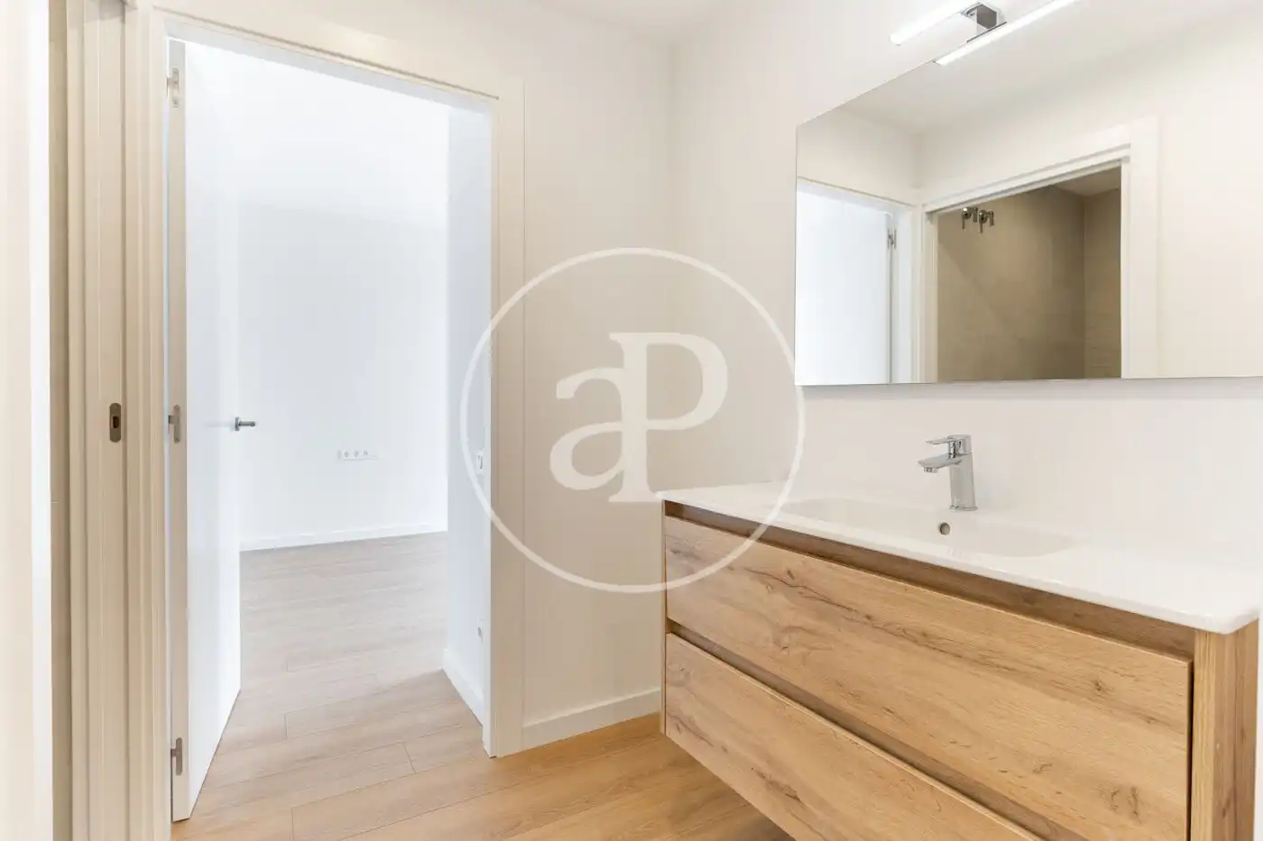 Bathroom of Flat for sale in Sant Cugat del Vallès  with Air Conditioner, Heating and Storage room