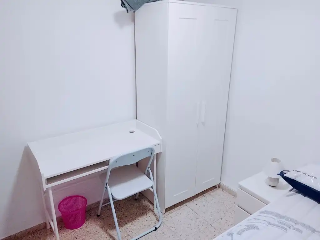 Habitación de Piso de alquiler en Córdoba con Terraza y Amueblado