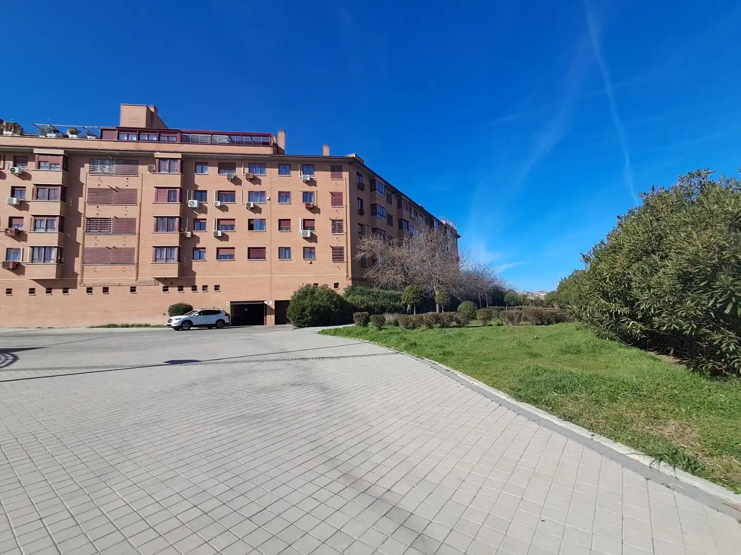 Vista exterior de Piso en venta en Madrid con Aire acondicionado, Calefacción y Jardín privado