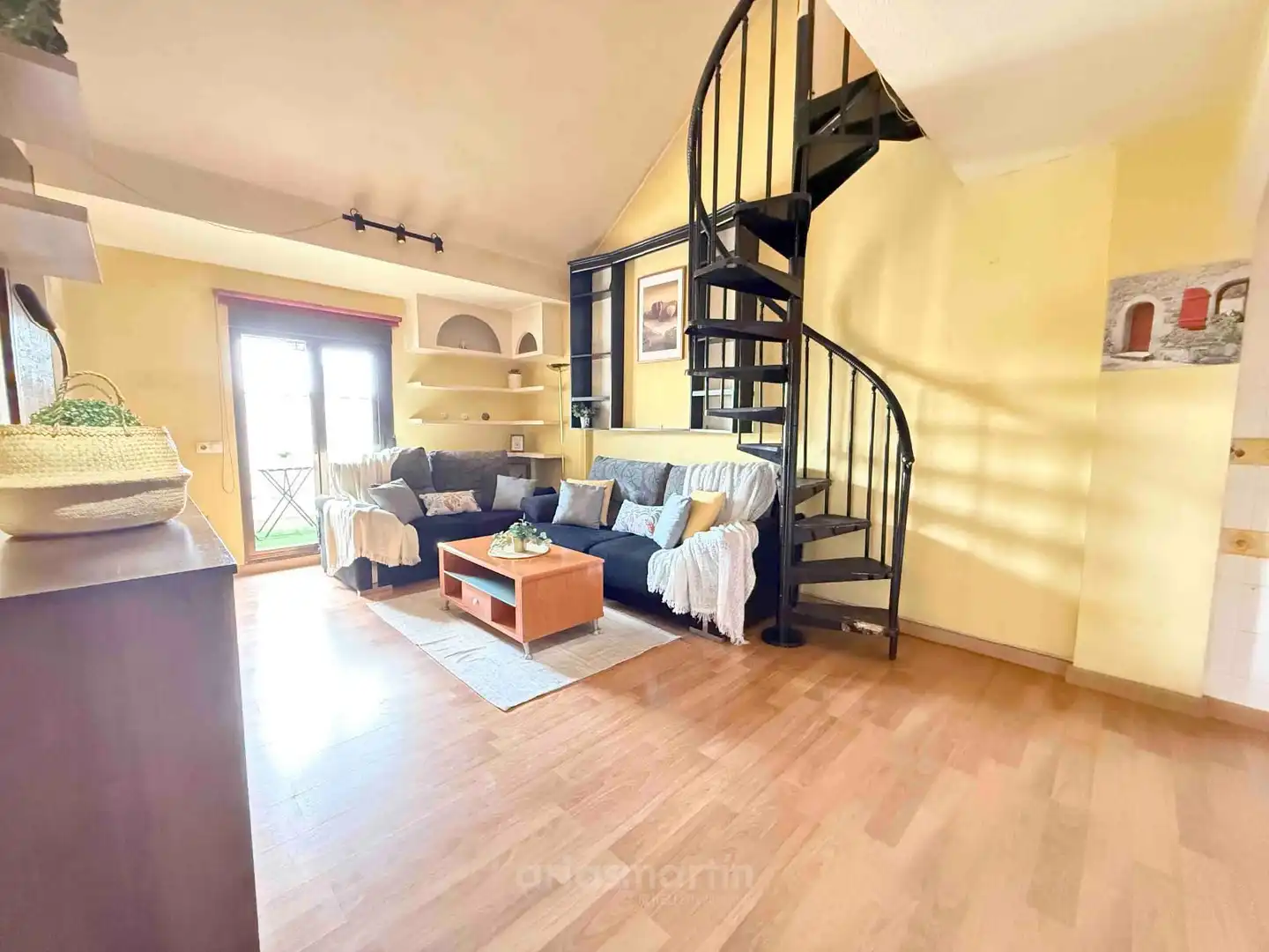 Living room of Duplexes for sale in Villamayor  with Heating, Terrace and Furnished