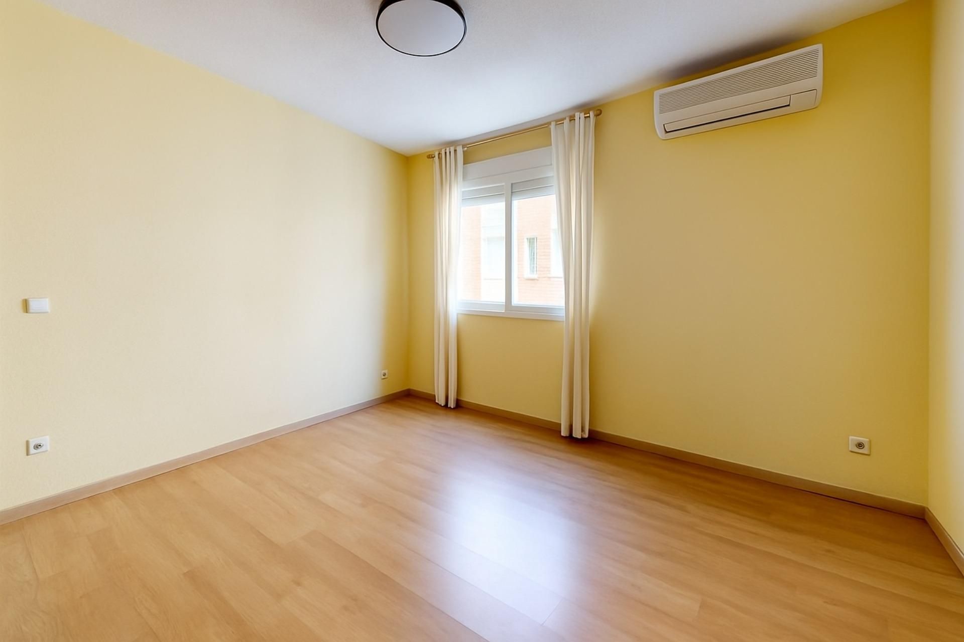 Bedroom of Flat for sale in  Madrid Capital  with Air Conditioner, Heating and Terrace