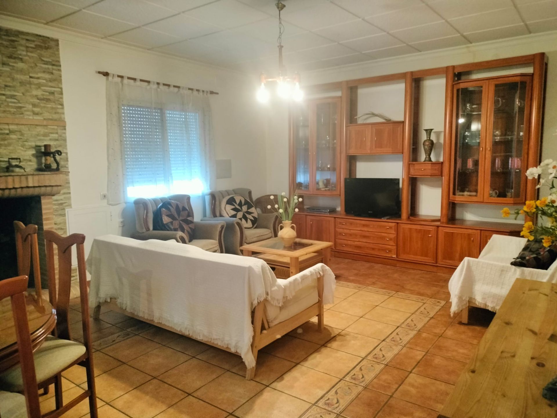 Sala d'estar de Casa o xalet en venda en Almodóvar del Campo amb Calefacció, Terrassa i Traster
