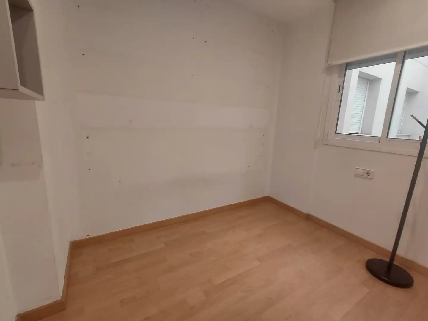 Bedroom of Flat for rent in Girona  with Air Conditioner, Heating and Balcony