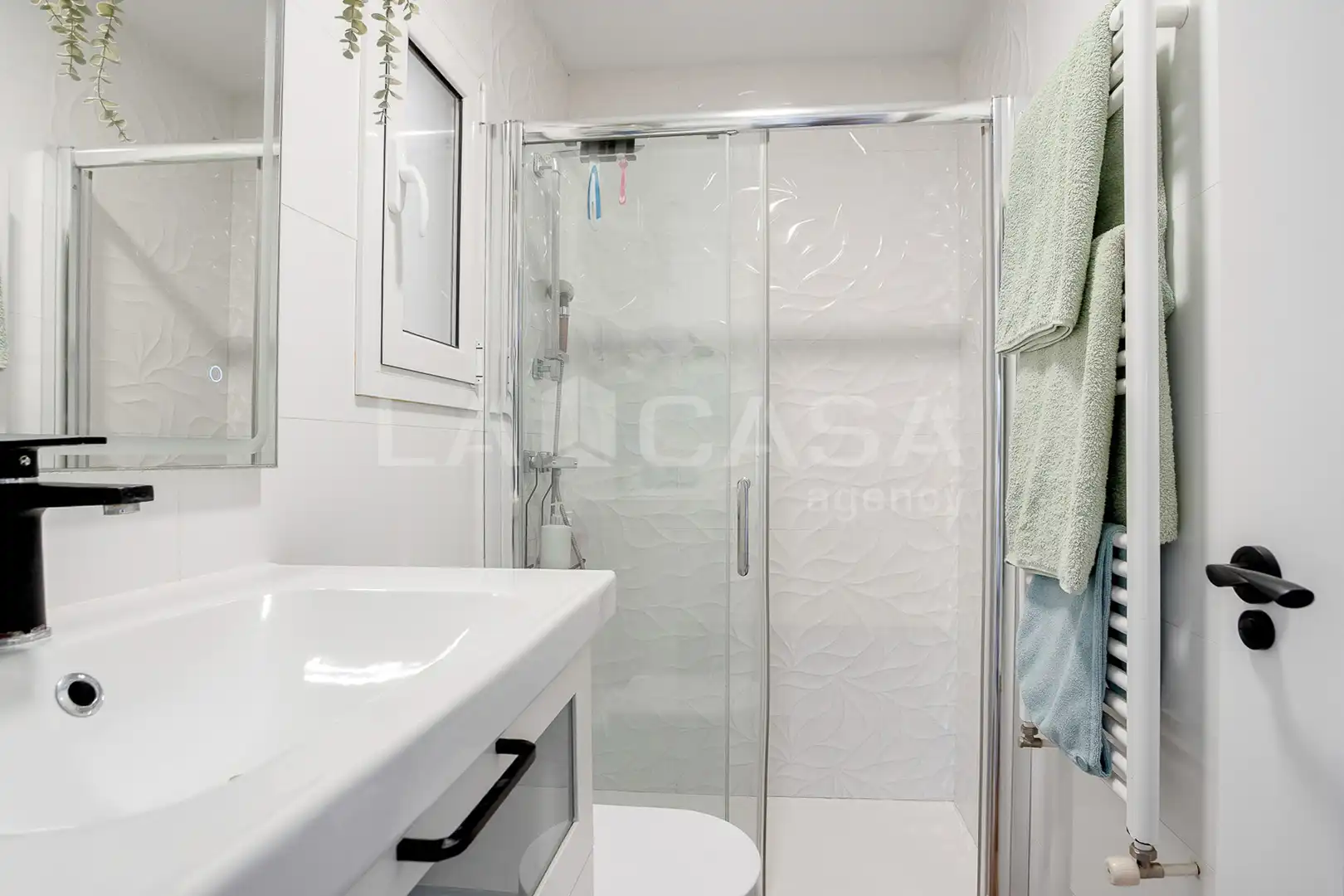Baño de Piso en venta en L'Hospitalet de Llobregat con Balcón