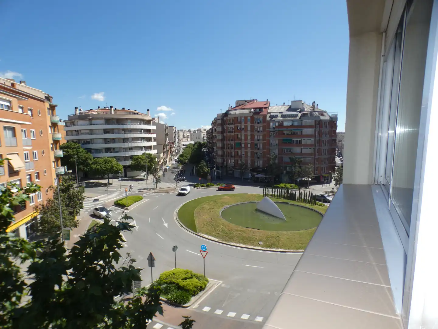 Vista exterior de Pis en venda en Terrassa amb Calefacció, Forn i Balcó