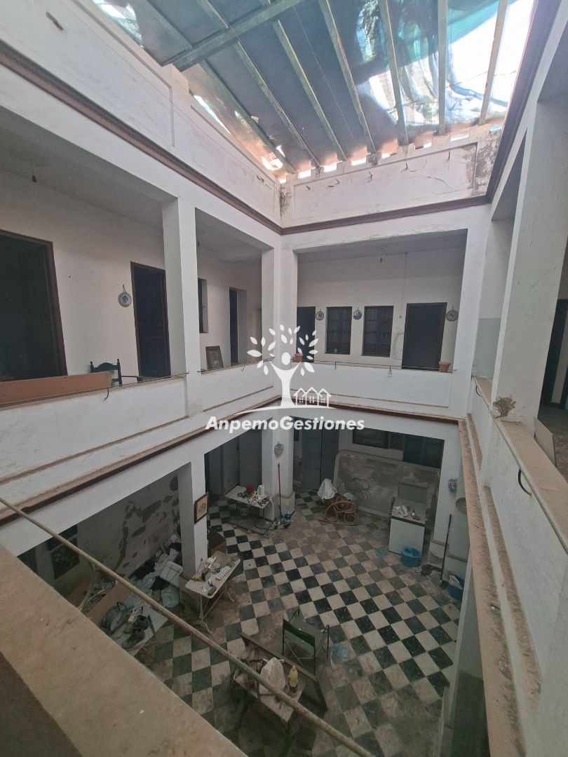 Edificio en venta en Gran Vía Aulio Cornelio, Palma del Río