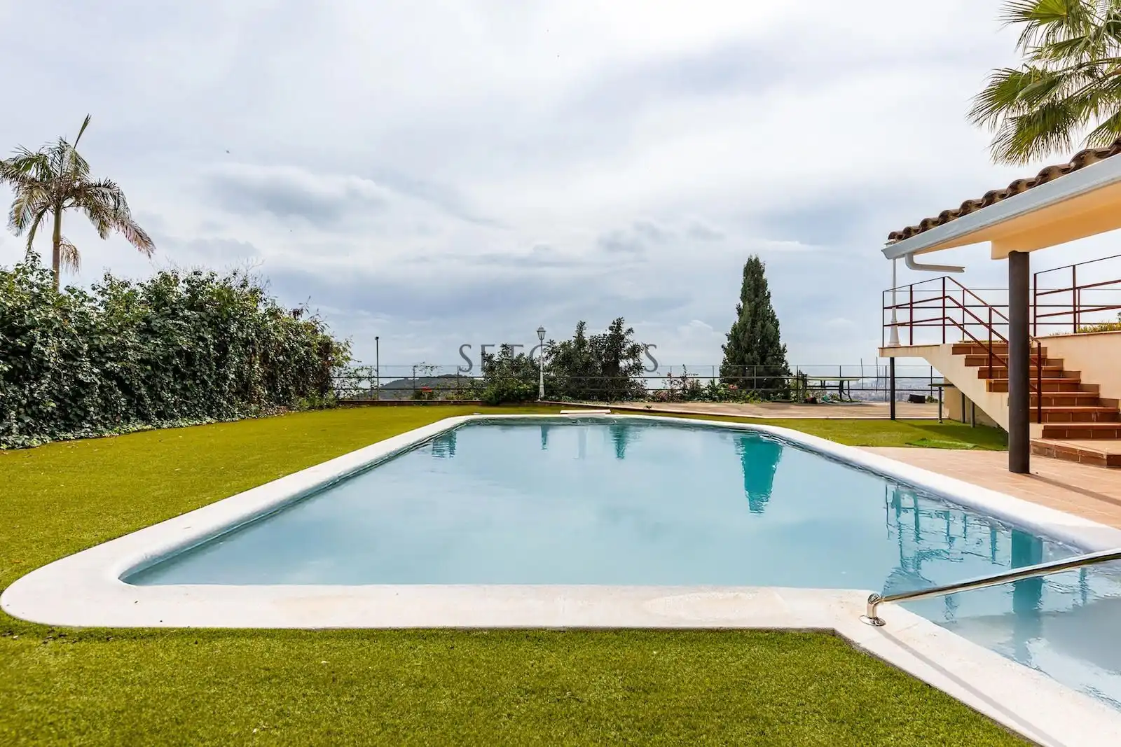 Piscina de Casa o chalet en venta en Badalona con Aire acondicionado, Calefacción y Jardín privado