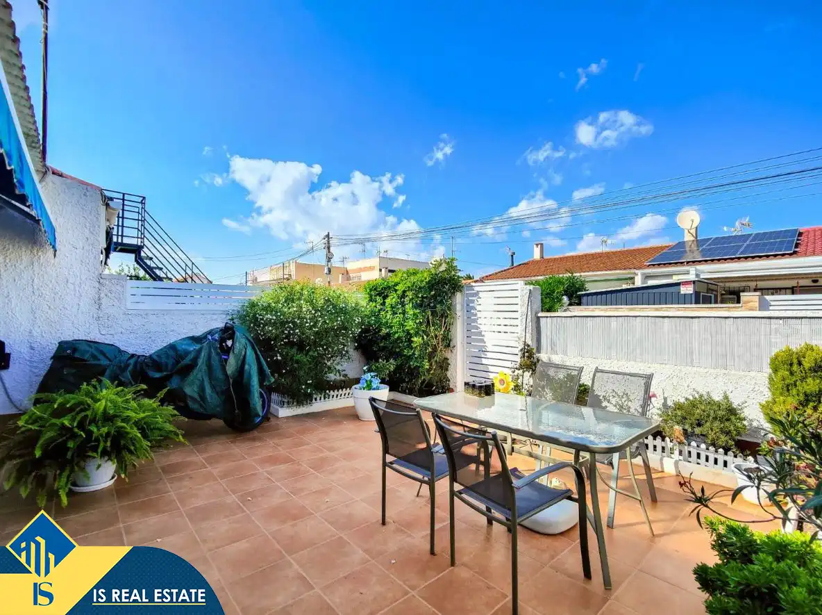 Terraza de Casa adosada en venta en Torrevieja con Aire acondicionado, Calefacción y Jardín privado