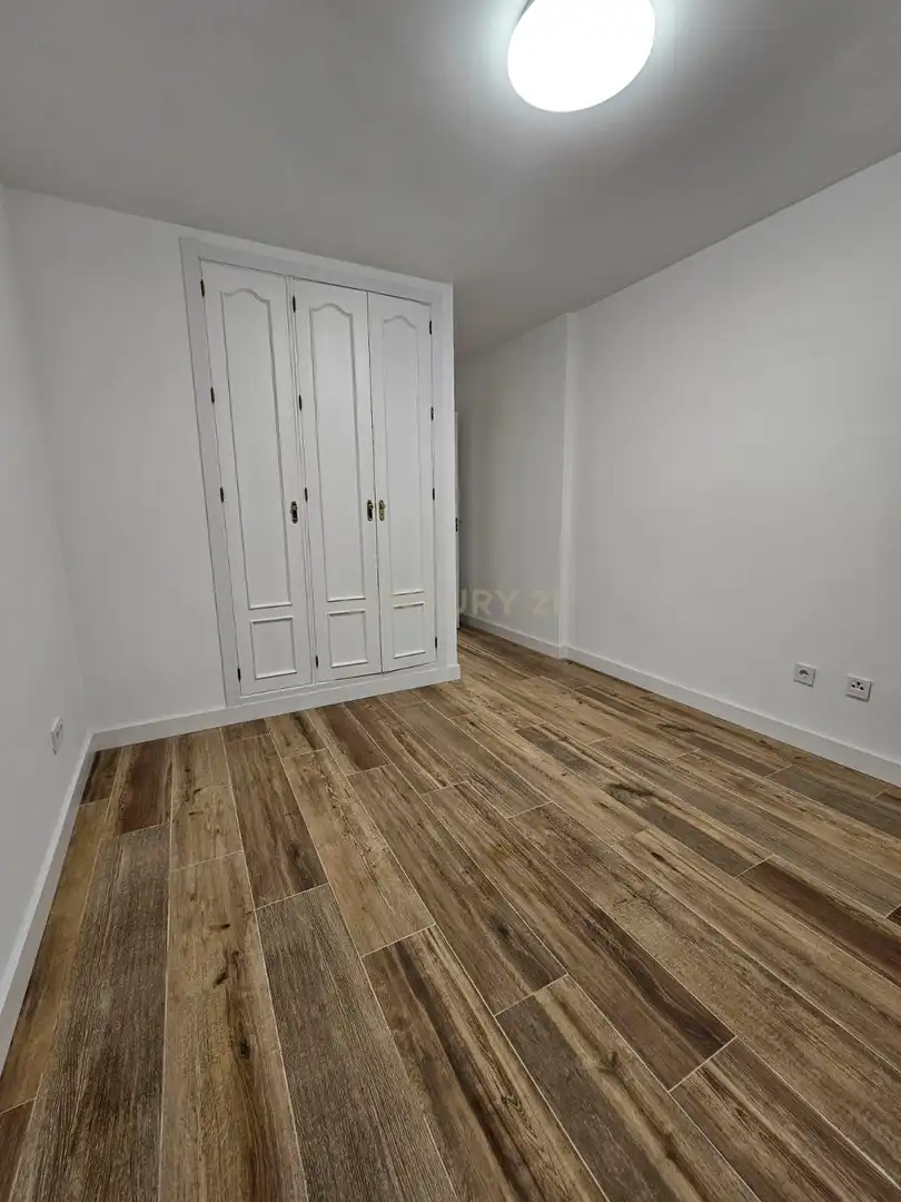 Habitación de Apartamento de alquiler en Majadahonda con Trastero, Horno y Lavadora