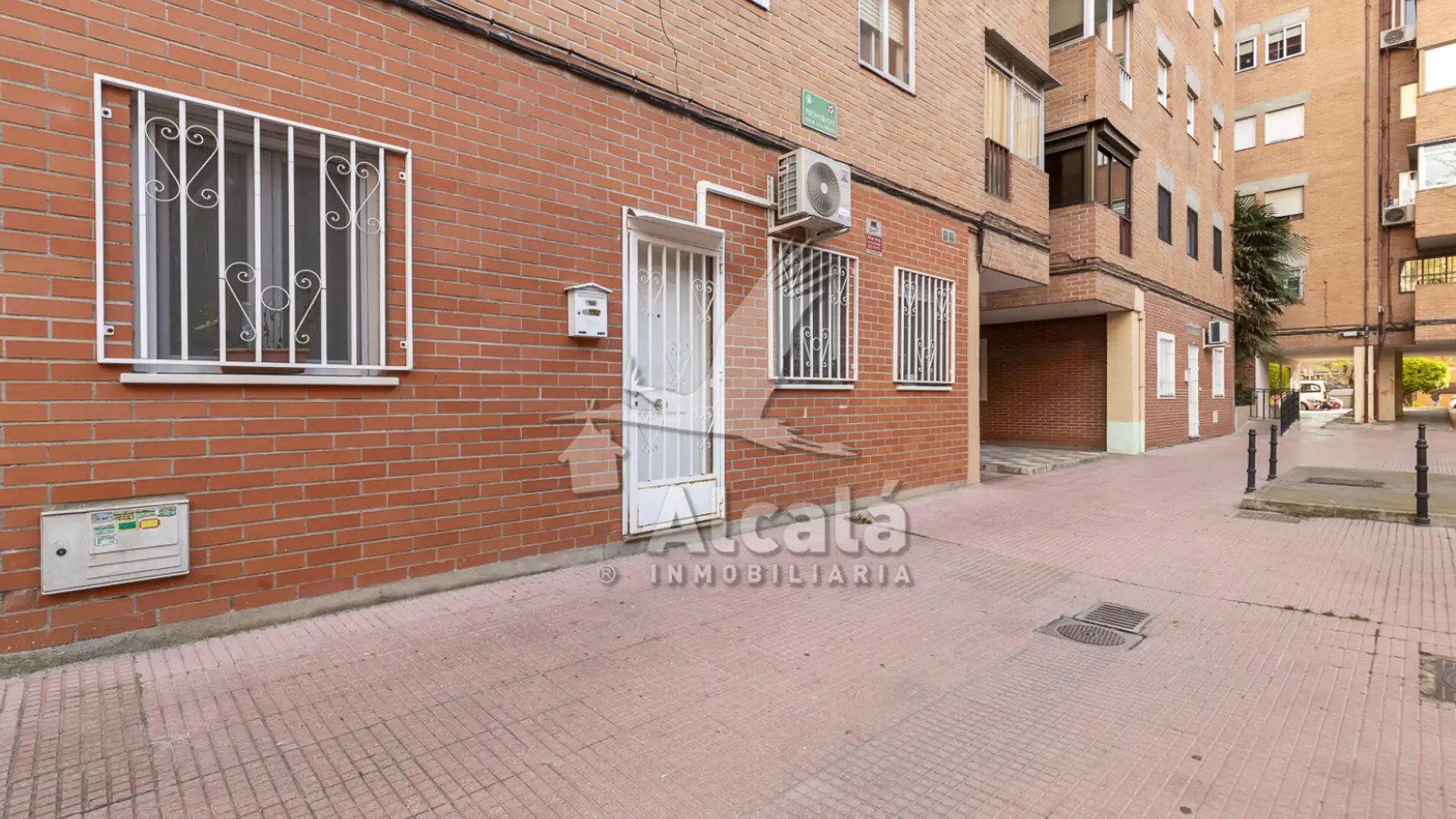 Vista exterior de Piso en venta en Alcalá de Henares con Aire acondicionado y Calefacción