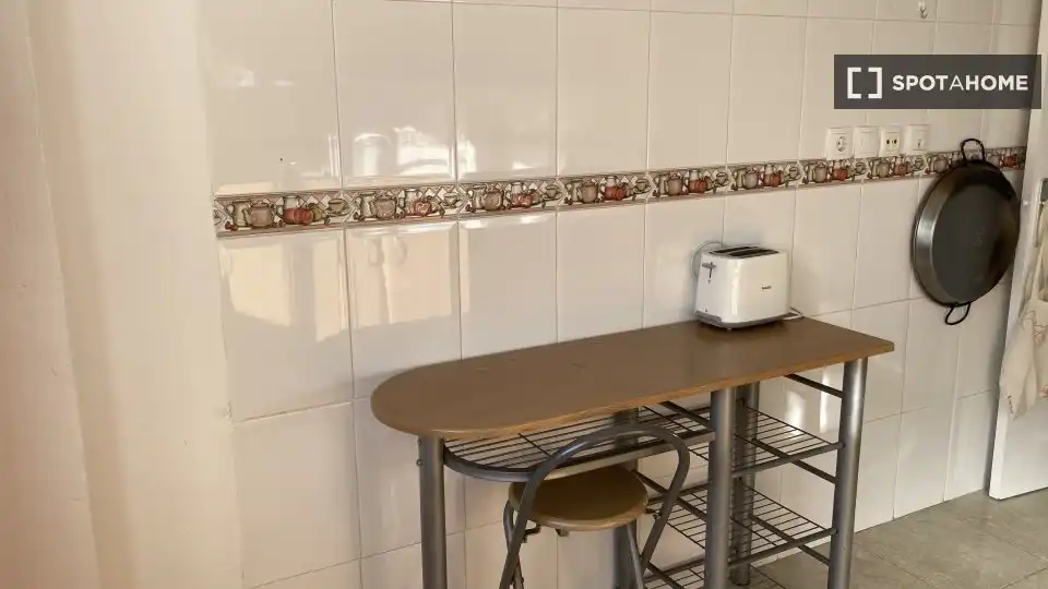 Cuina de Apartament per a compartir en Almuñécar amb Aire condicionat, Calefacció i Terrassa
