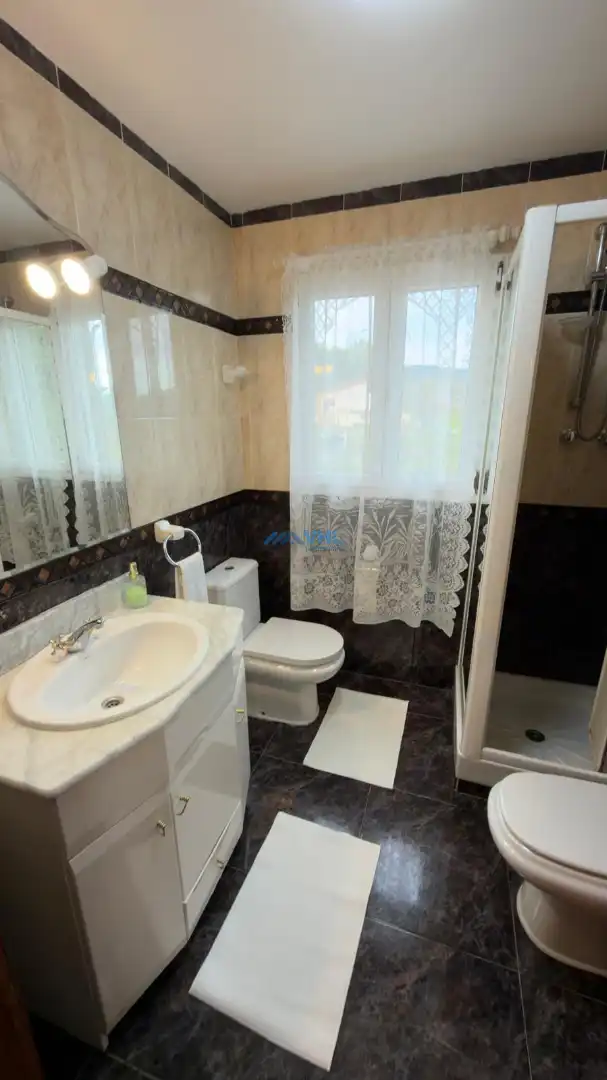 Casa amb jardí en venda a Barrio Sámano 86D, imagen 43