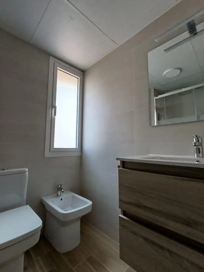 Bathroom of Flat for rent in Murcia  with Air Conditioner, Heating and Terrace