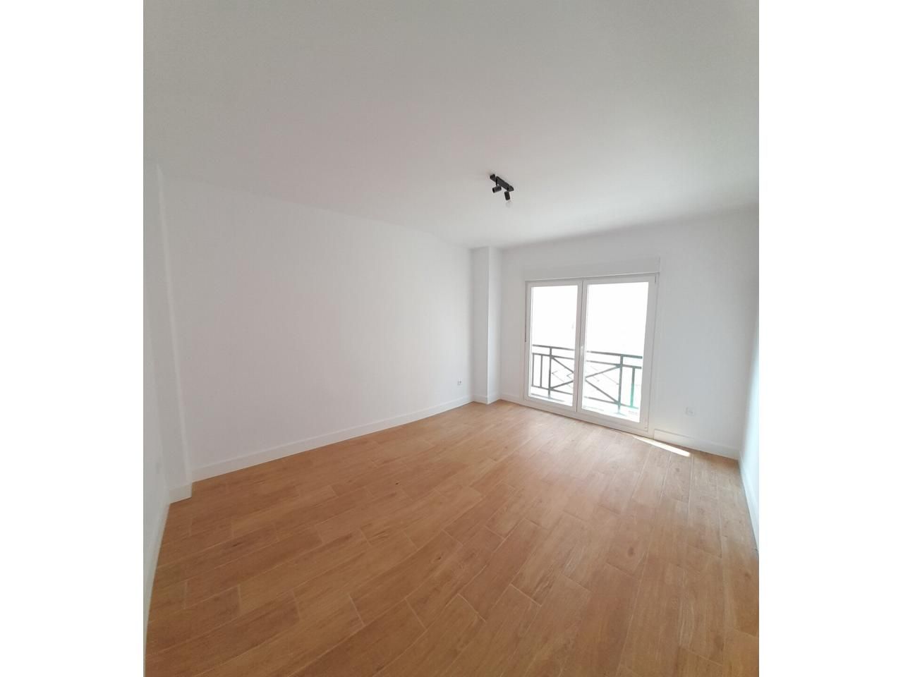 Apartment to rent in Calle Linares, Maria Auxiliadora - Barriada de Llera