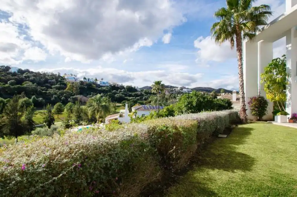 Jardín de Planta baja de alquiler en Benahavís con Aire acondicionado, Terraza y Piscina