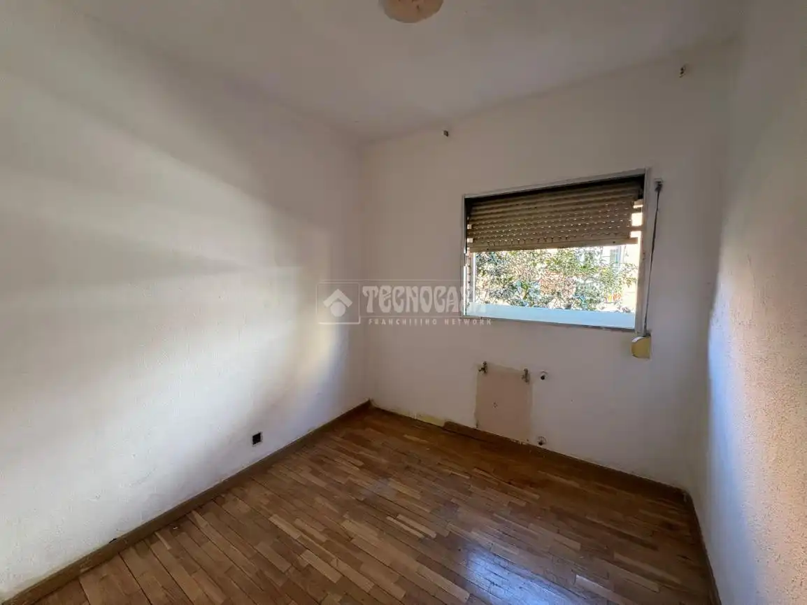 Habitación de Piso en venta en Madrid con Parquet