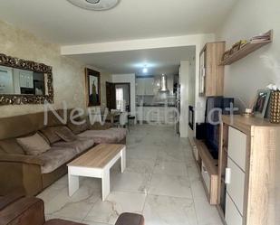 Sala d'estar de Casa adosada en venda en Castellón de la Plana / Castelló de la Plana amb Aire condicionat