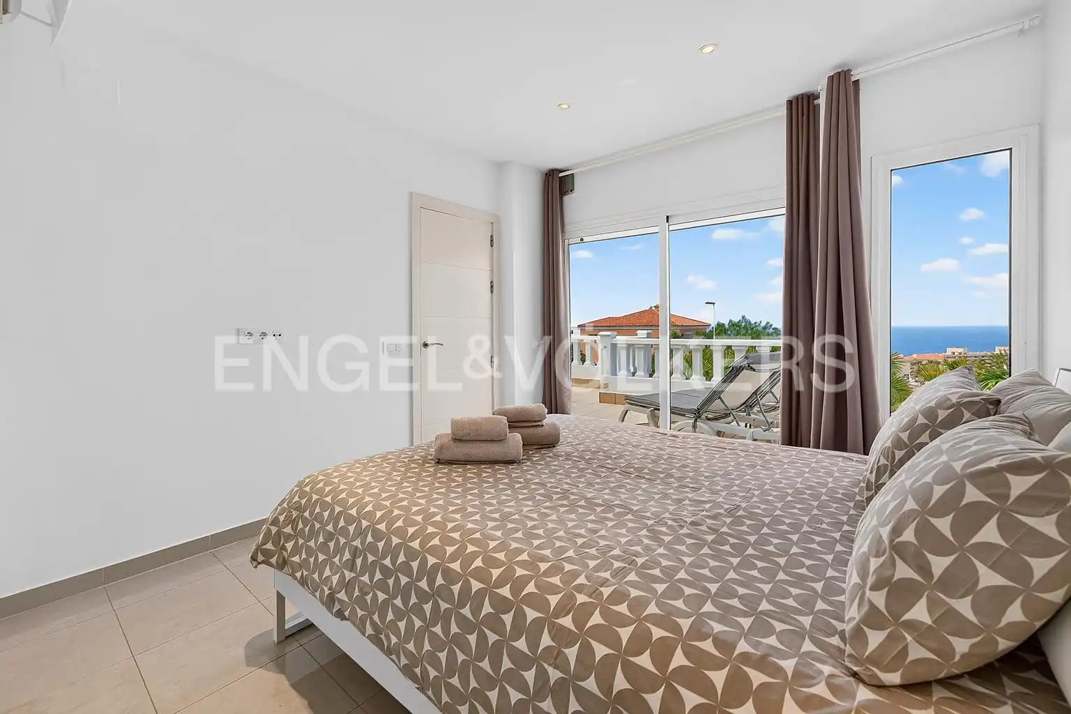 Bedroom of Houses for sale in Adeje  with Air Conditioner, Terrace and Swimming Pool