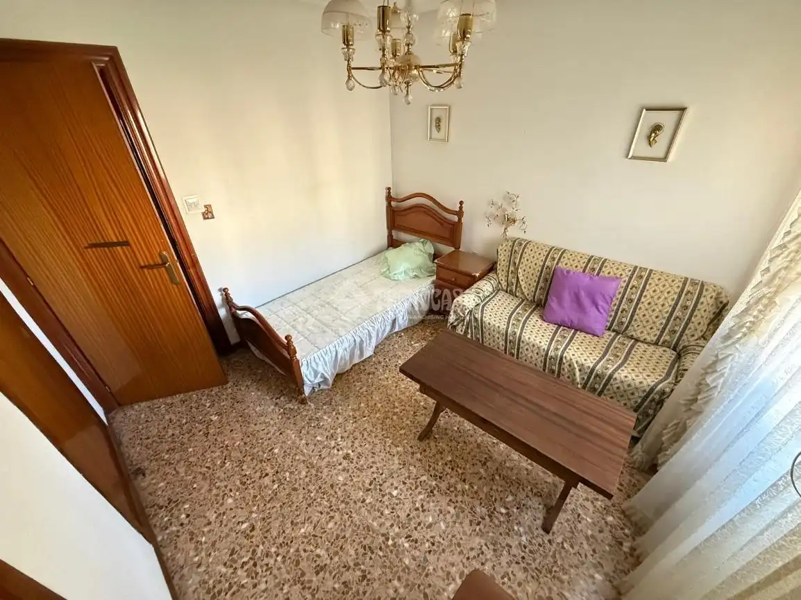 Sala de estar de Piso en venta en Zaragoza con Calefacción y Balcón