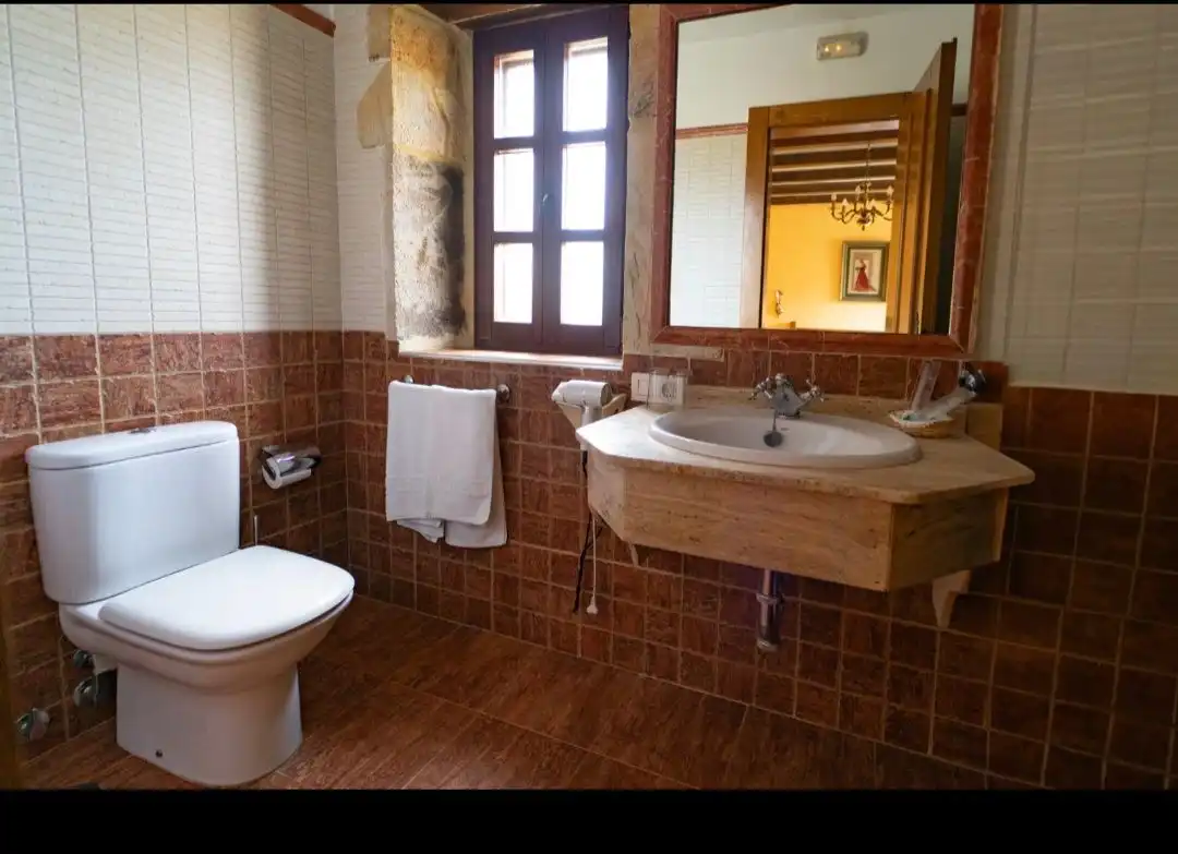 Badezimmer von Country house zum Verkauf in Santiurde de Toranzo