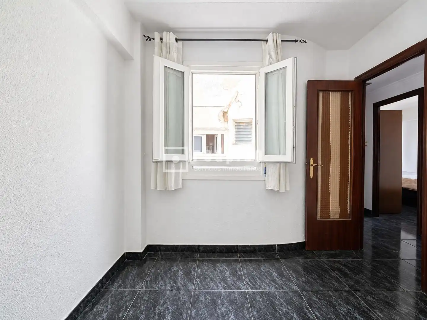 Habitación de Piso en venta en Xirivella con Aire acondicionado y Amueblado