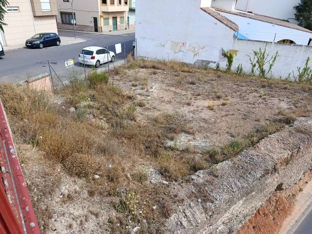 Terreno residencial en Venta en Calle Antonio Machado en Buñol