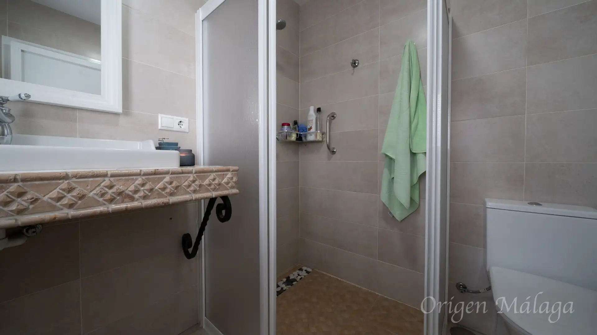 Baño de Casa adosada en venta en Málaga con Aire acondicionado, Terraza y Trastero