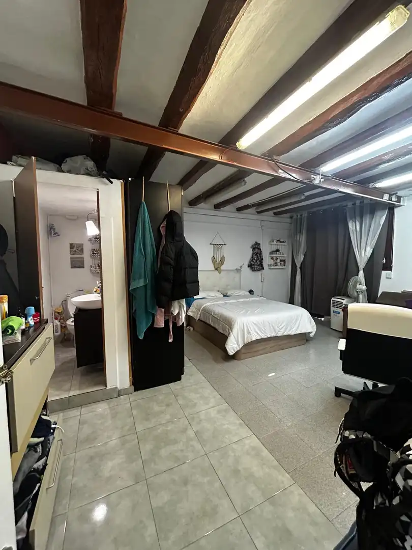 Dormitori de Casa o xalet en venda en L'Hospitalet de Llobregat