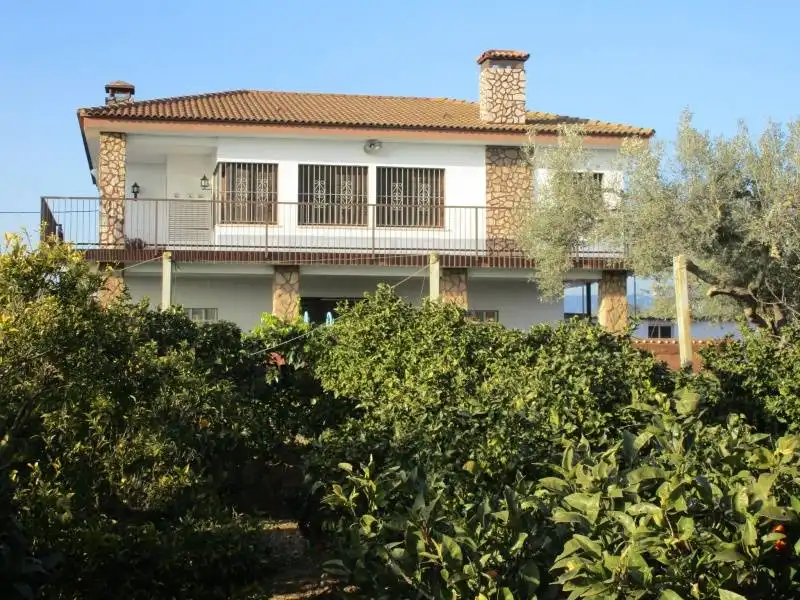 Vista exterior de Casa o xalet en venda en L'Aldea amb Aire condicionat, Jardí privat i Terrassa