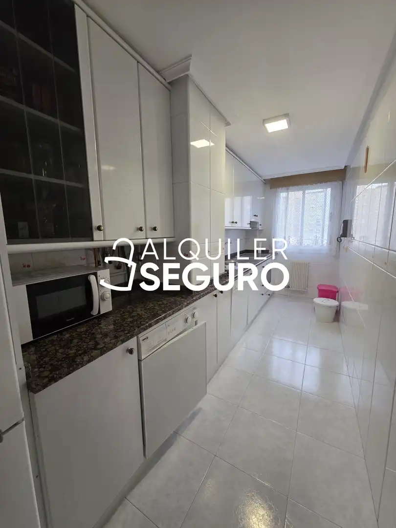 Cocina de Piso de alquiler en Burgos con Calefacción y Amueblado