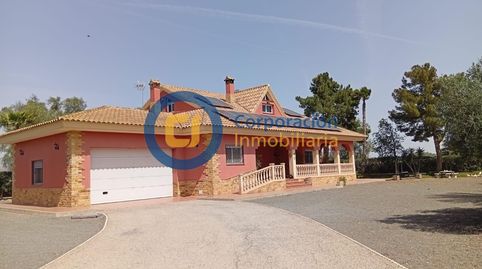 Chalet con cinco dormitorios en Cazalla