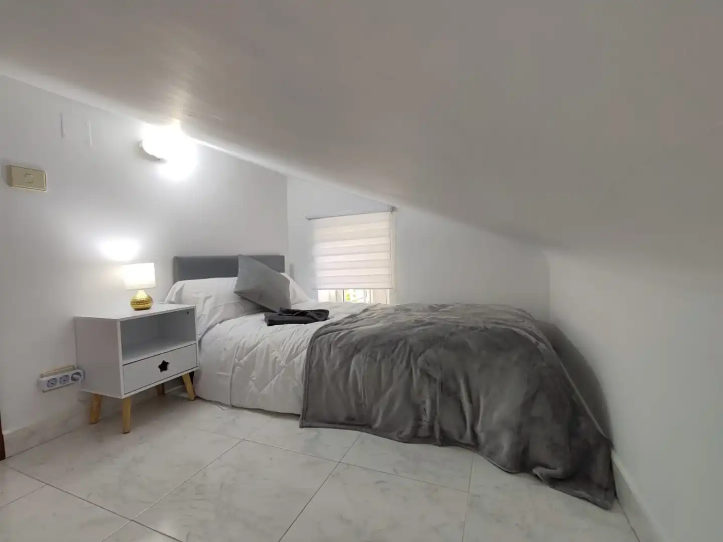 Bedroom of Attic for sale in Caldas de Reis  with Air Conditioner, Heating and Storage room