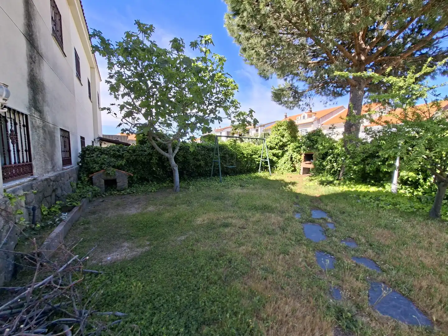 Garden of Houses for sale in Plasencia  with Air Conditioner