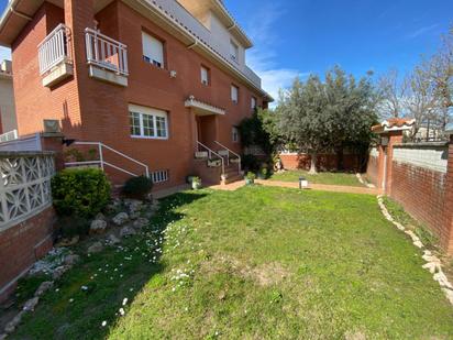 Jardí de Casa adosada en venda en Cerdanyola del Vallès amb Calefacció i Jardí privat