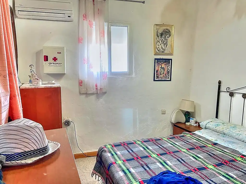 Habitación de Finca rústica en venta en Macharaviaya con Jardín privado, Terraza y Amueblado