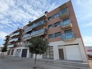Vista exterior de Local de alquiler en Torredembarra con Amueblado