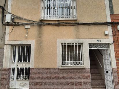 Exterior view of Single-family semi-detached for sale in Badajoz Capital  with Terrace and Balcony